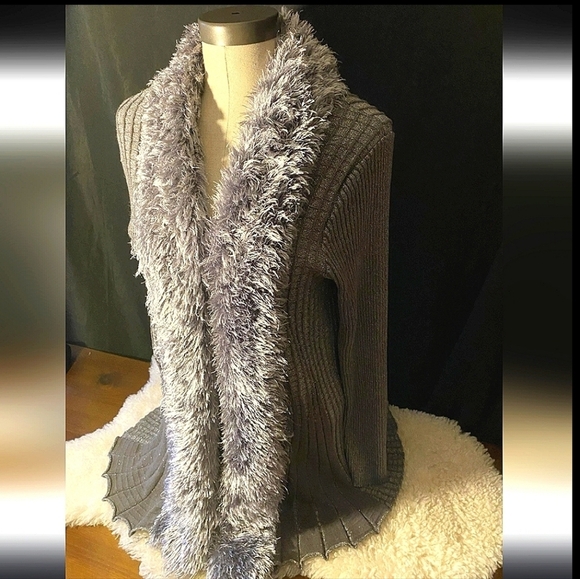 [Lauren Michelle]  Gray Faux Fur Trim Cardigan Size Large - Picture 4 of 10